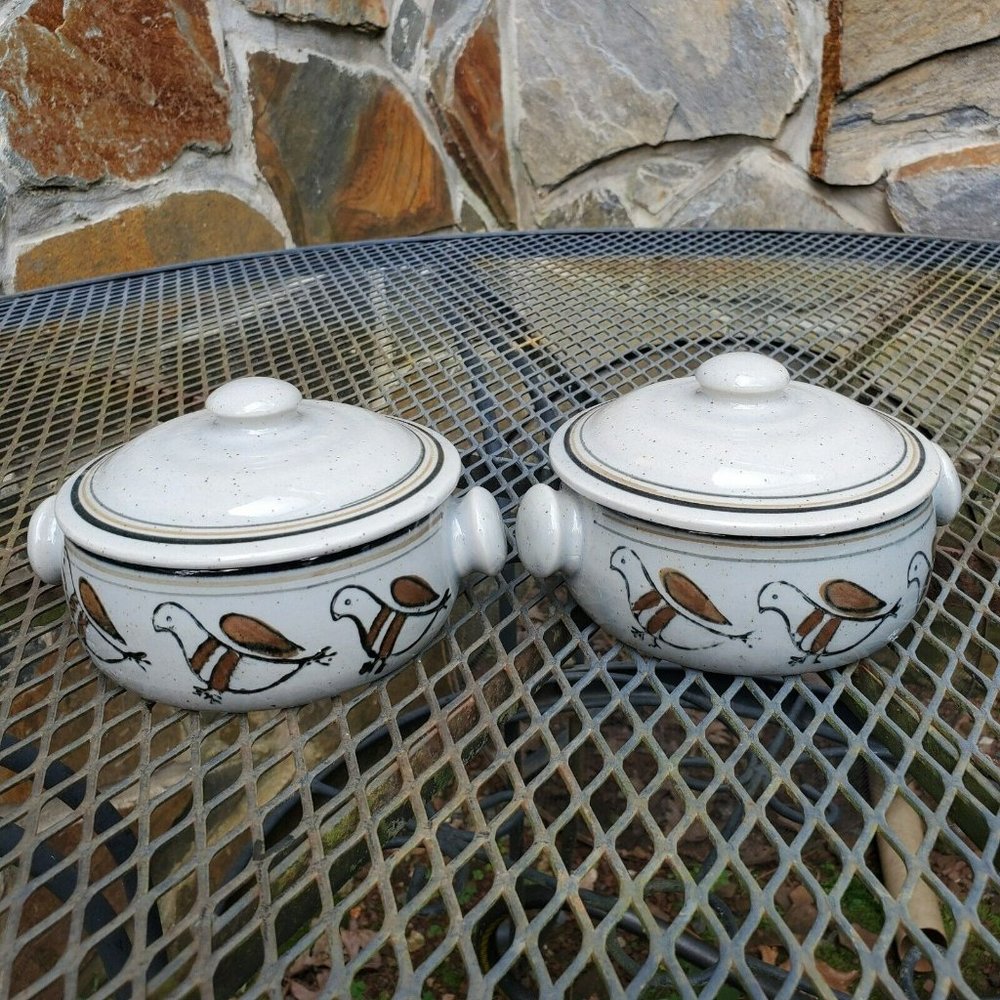 Vtg Shafford Primitive Collection Covered Dish Bowl W/Lid Bird Stoneware -2 Blue